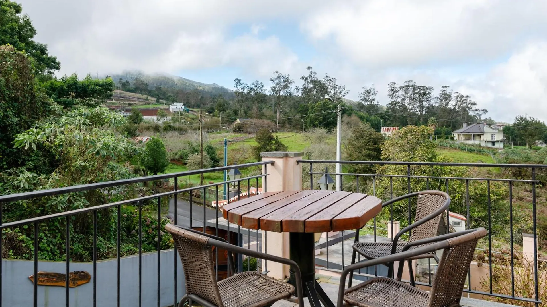 Casa Os Manos Guest House Santana